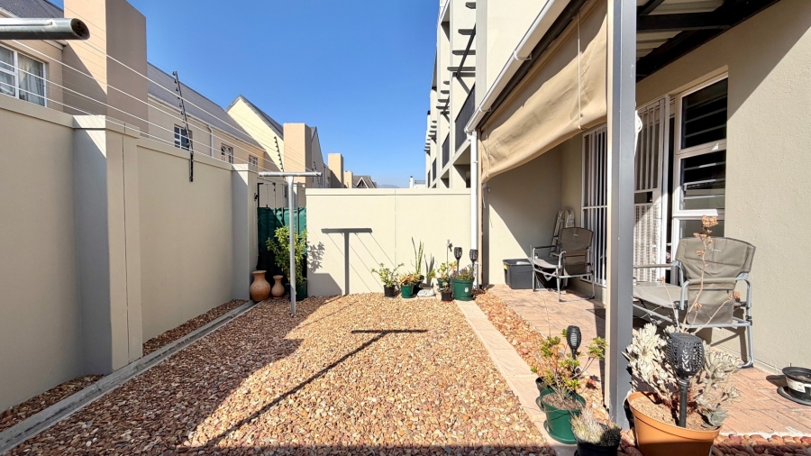 1 Bedroom Property for Sale in Gordons Bay Central Western Cape